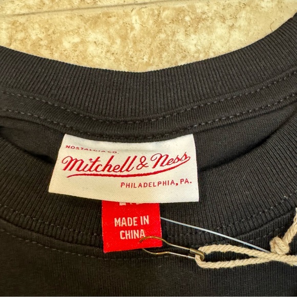 NWT Mitchell & Ness Denver Broncos Neon Pop John Elway T-Shirt Tee Size Medium - Picture 11 of 12